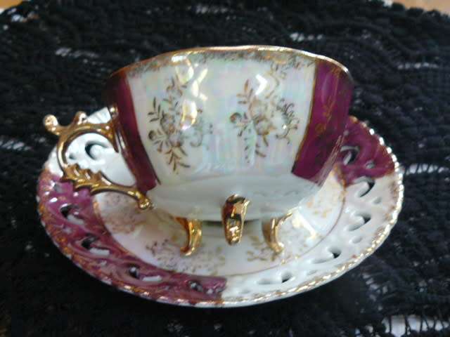 PORCELAIN DUO WIH MOTHER OF PEARL EFFECT STUNNING