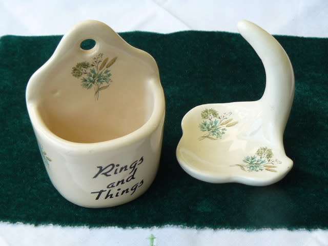 SET FOR RINGS AND THINGS