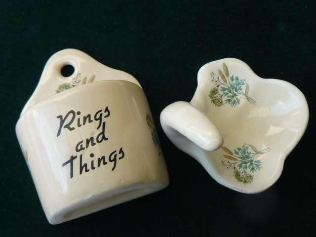 SET FOR RINGS AND THINGS