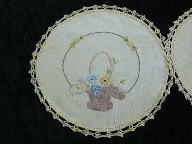 ROUND DOILIE SET WITH HAND CROCHETED EDGE VINTAGE X 2