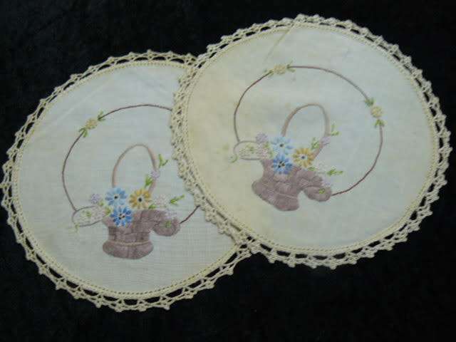 ROUND DOILIE SET WITH HAND CROCHETED EDGE VINTAGE X 2