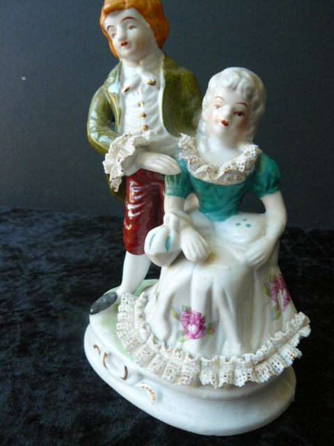 VERY FINE PORCELAIN FIGURINE