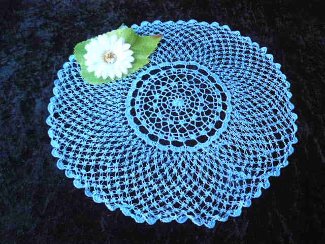 VERY FINE VINTAGE COTTON HAND CROCHETED BLUE DOILIE