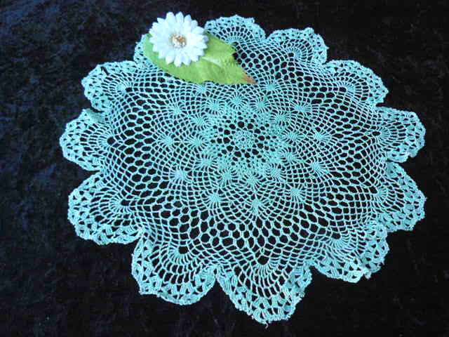 VINTAGE COTTON HAND CROCHETED DOILIES GREEN X 2