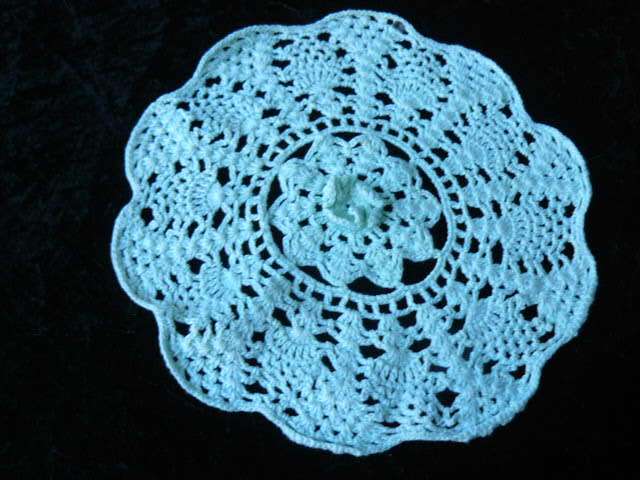 VINTAGE COTTON HAND CROCHETED DOILIES GREEN X 2