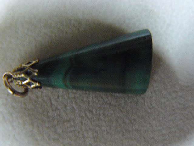 MALACHITE HEALING STINE PENDANT