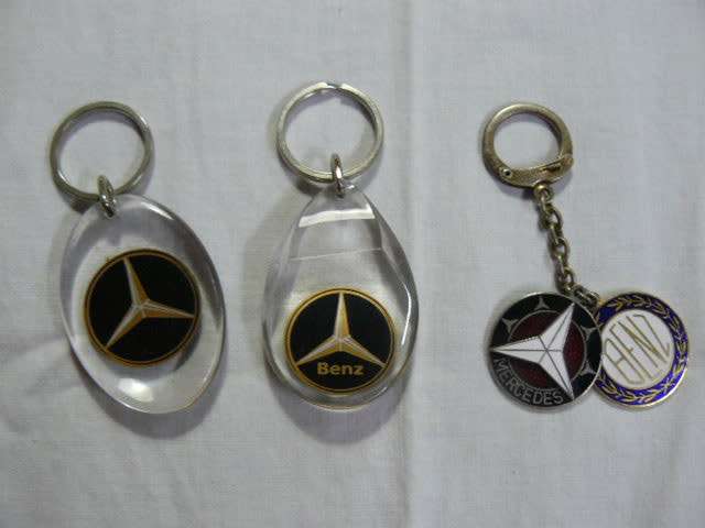 KEY RINGS X 3 IN GOOD CONDITION FOR THE MERCEDES BENZ COLLECTOR