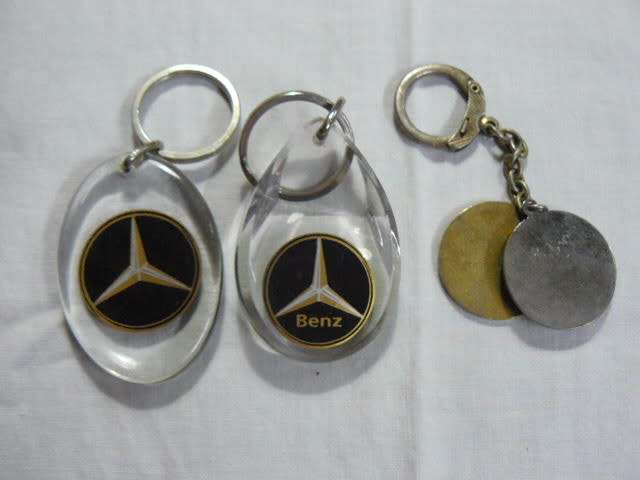 KEY RINGS X 3 IN GOOD CONDITION FOR THE MERCEDES BENZ COLLECTOR