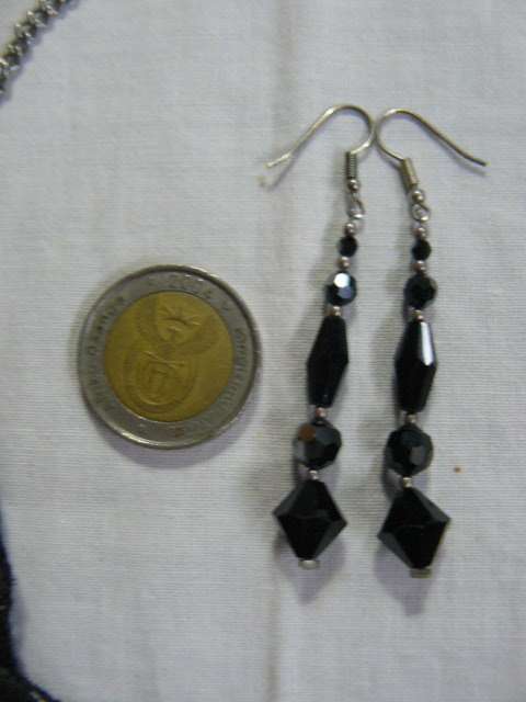 NECKLACE CHOKE MATERIAL WITH BLING AND LACE AND SILCER TONED CHAIN PLUS BLACK CRYSTAL EARRINGS