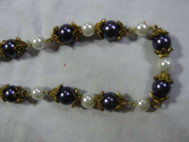 FOUX PEARL NECKLACE WITH WHITE AND BLUE PEARLS WITH GOLD TONED TRIMINGS STUNNING