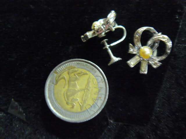 MARGAZITE EARRINGS WITH PEARL AND SCREW ON BACK