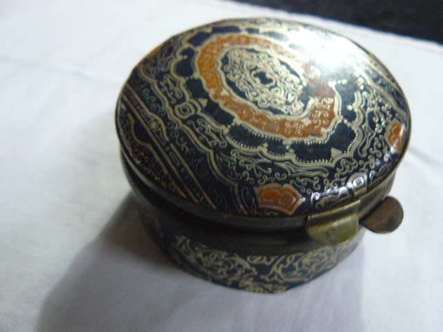 TRINKET BOX PAPPER MASHE? WITH RED MATERIAL INNER
