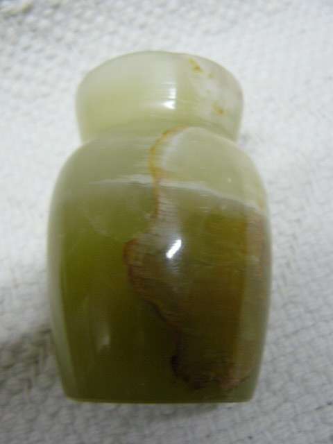 ONYX VASE LOVELY PATTERN