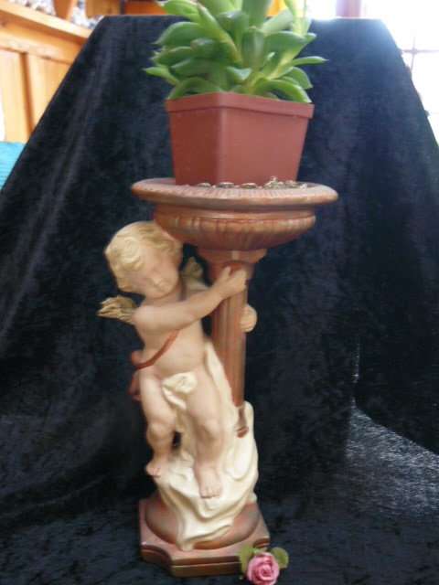 CERAMIC ANGEL FOR FLOWERS OR CANDLE 28 CM TALL STUNNING!!!!!!!