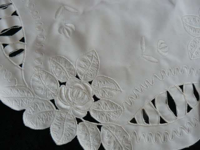 2 X SATIIN DOILIES WITH EMBROIDERY