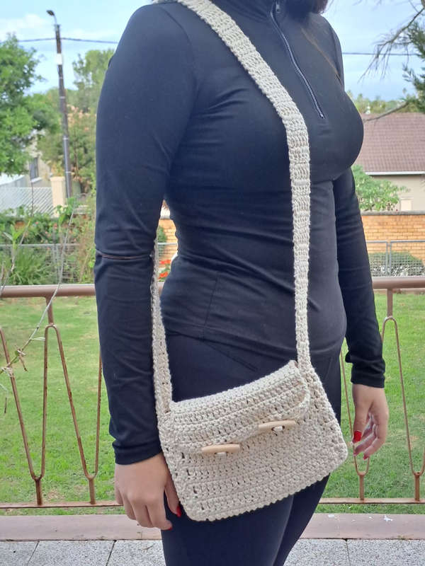 UNUSED beautiful vintage like hand crocheted cotton sling bag