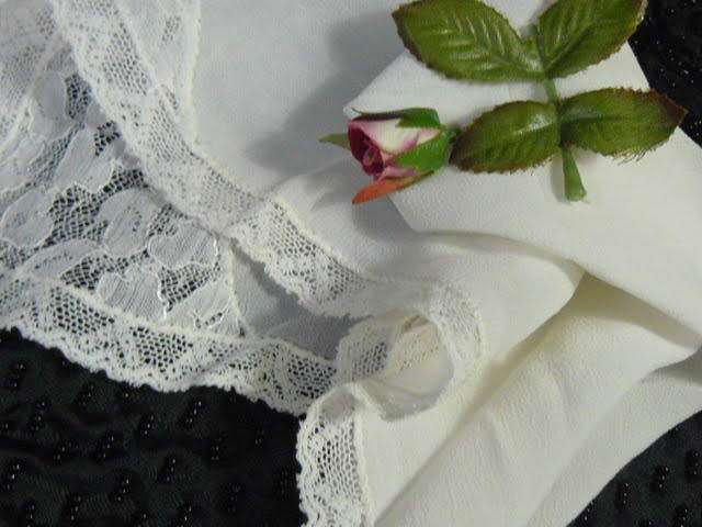 VINTAGE BEADED CLUTCH BAG AND HANKIE