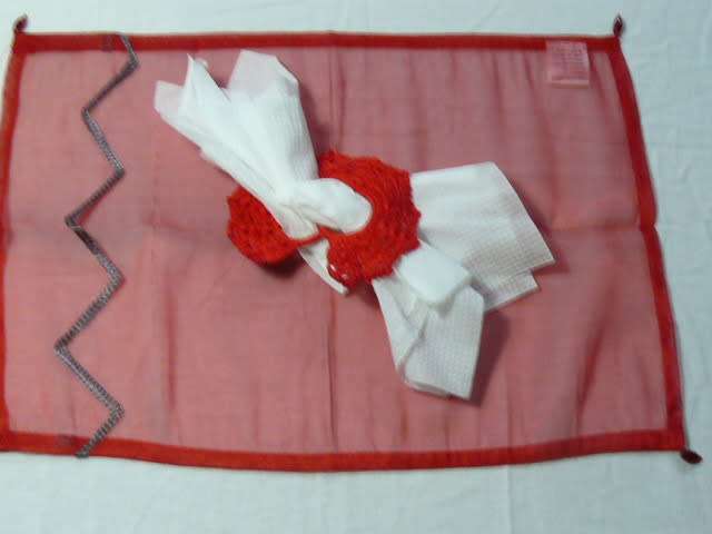VINTAGE TRAY CLOTH WITH EXTRAS
