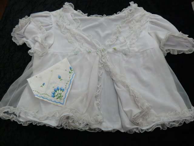VINTAGE BED AND COTTON HANKIE