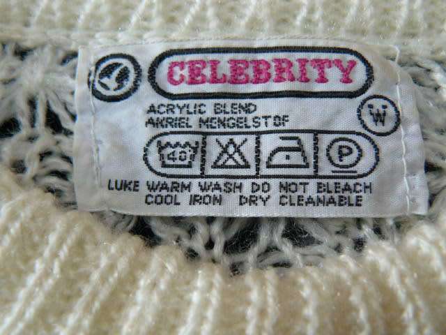 WHITE WOOLY JERSEY WITH LOVELY PATTERN