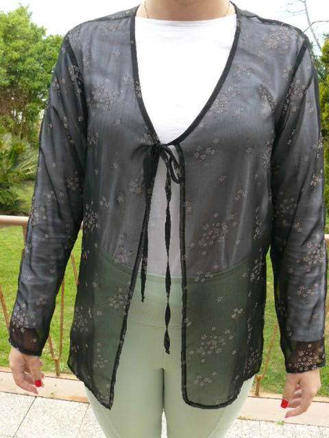 VINTAGE LIKEBLACK TOP WITH GOLD FLOWER PATTERN M
