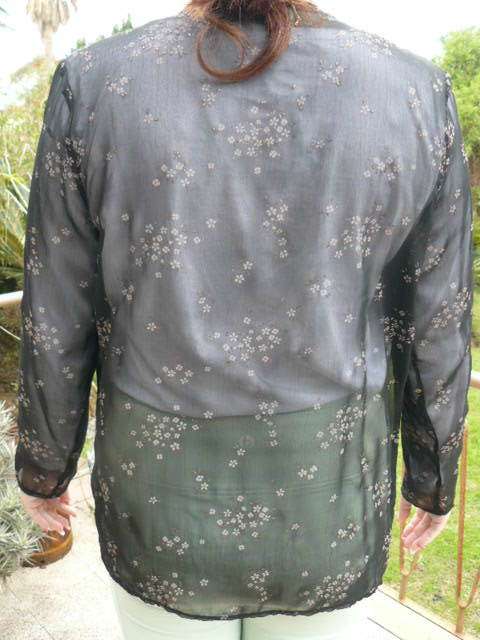 VINTAGE LIKEBLACK TOP WITH GOLD FLOWER PATTERN M