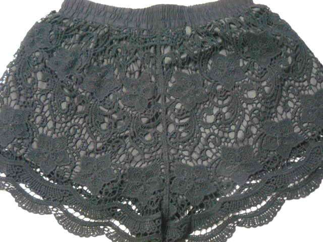 SHORTS BLACK LACEY WITH LINNING VINTAGE LIKE S-M LADIES