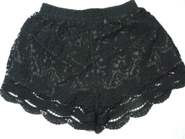 SHORTS BLACK LACEY WITH LINNING VINTAGE LIKE S-M LADIES