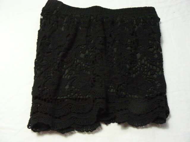 SHORTS BLACK LACEY WITH LINNING VINTAGE LIKE S-M LADIES
