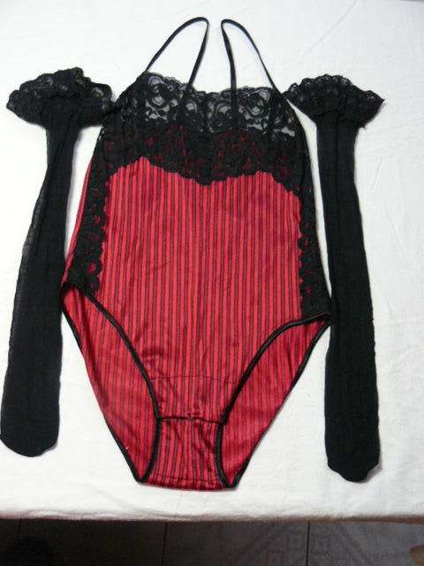 CAMISOLE WITH BLACK LACE AND BLACK HOLDUO STOCKINGS NEW