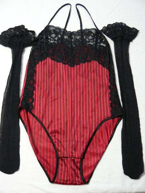 CAMISOLE WITH BLACK LACE AND BLACK HOLDUO STOCKINGS NEW
