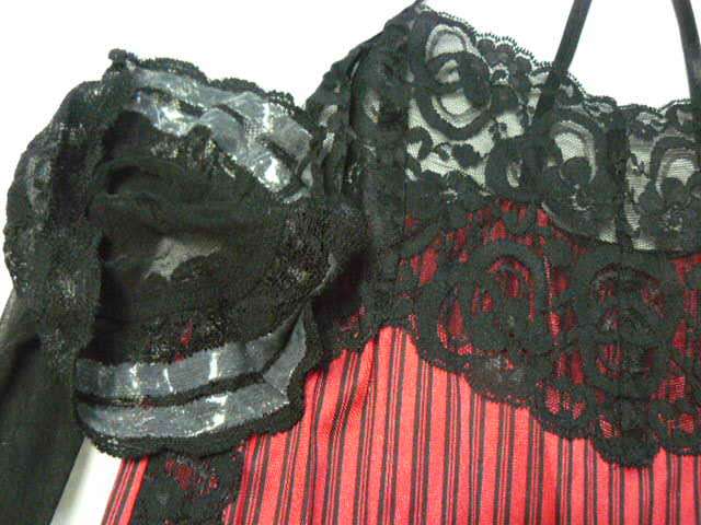 CAMISOLE WITH BLACK LACE AND BLACK HOLDUO STOCKINGS NEW