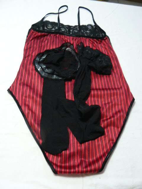 CAMISOLE WITH BLACK LACE AND BLACK HOLDUO STOCKINGS NEW