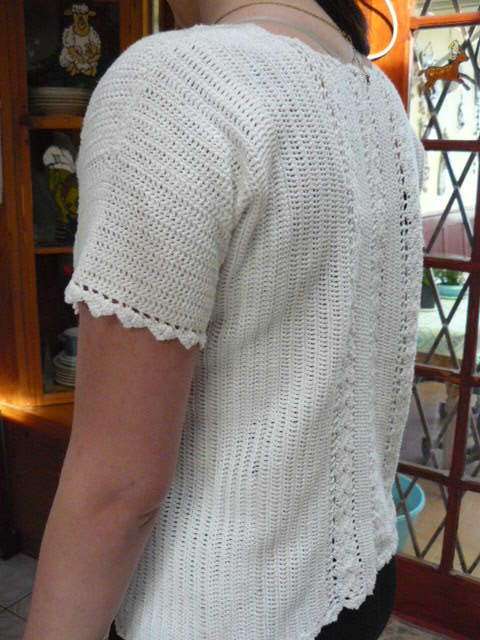 CHROCHETED COTTON M - L  VINTAGE TOP