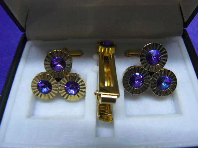 CUFF LINKS AND TYE PIN WITH BLUE STONES