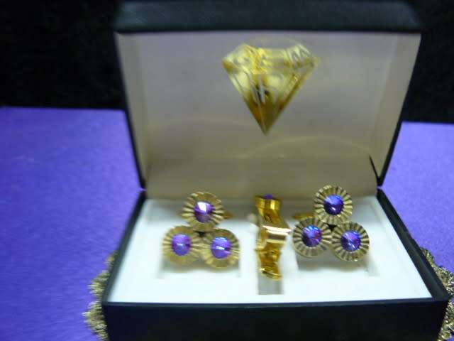 CUFF LINKS AND TYE PIN WITH BLUE STONES