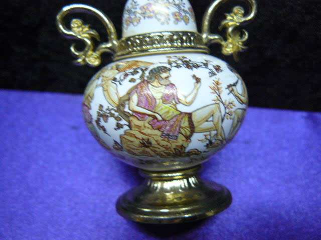 PERFUME BOTTLE REFILLABLE PORCELAIN