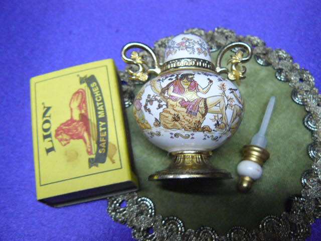 PERFUME BOTTLE REFILLABLE PORCELAIN