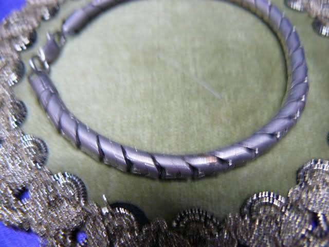 SILVER TONED BRACELET 19 CM