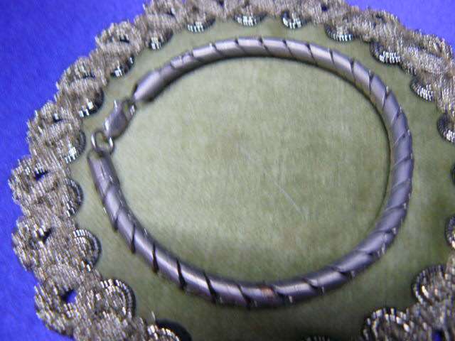 SILVER TONED BRACELET 19 CM
