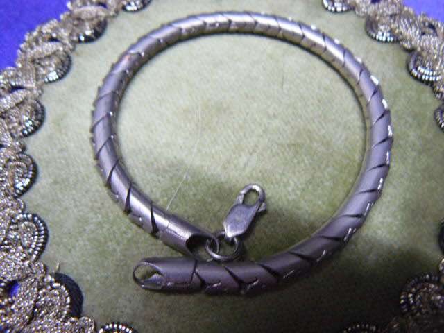 SILVER TONED BRACELET 19 CM