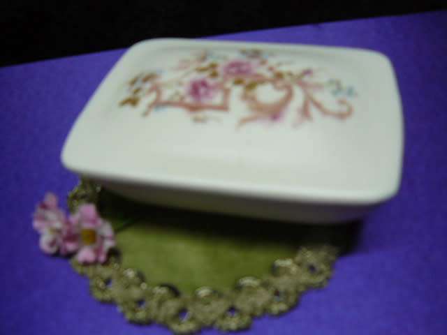 CERAMIC TRINKET BOX