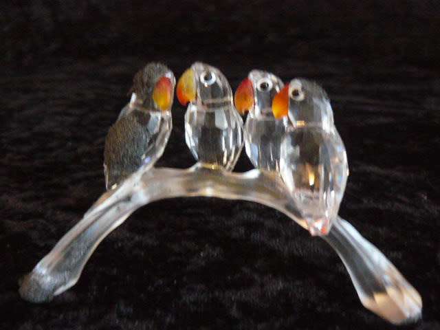 SWAROVSKIE GENUINE AUSRTIAN CRYSTAL 4X BABY LOVE BIRDS SITTING ON BRANCH STUNNING LIMITED EDITION