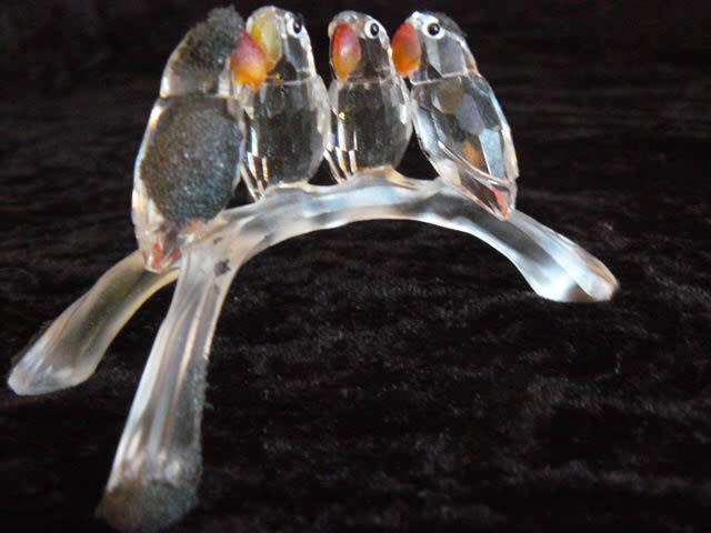 SWAROVSKIE GENUINE AUSRTIAN CRYSTAL 4X BABY LOVE BIRDS SITTING ON BRANCH STUNNING LIMITED EDITION