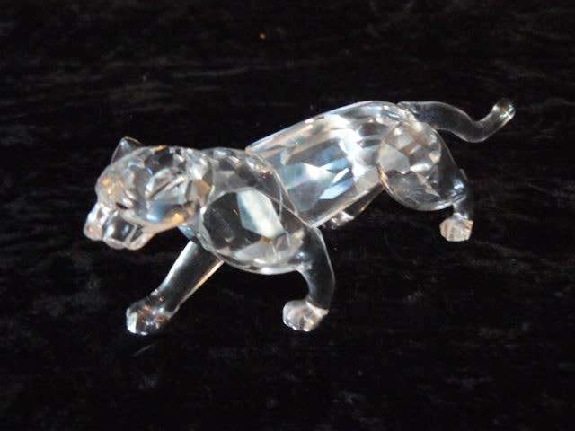 SWAROVSKI LEOPARD / CHEETA RETIRED IN BOX 2OO4 DESIGNED BY MICHAEL STAMEY MINT CONDITION