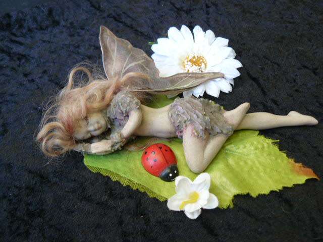 RESIN ANGEL SLEEPING 15 CM NO DAMAGE