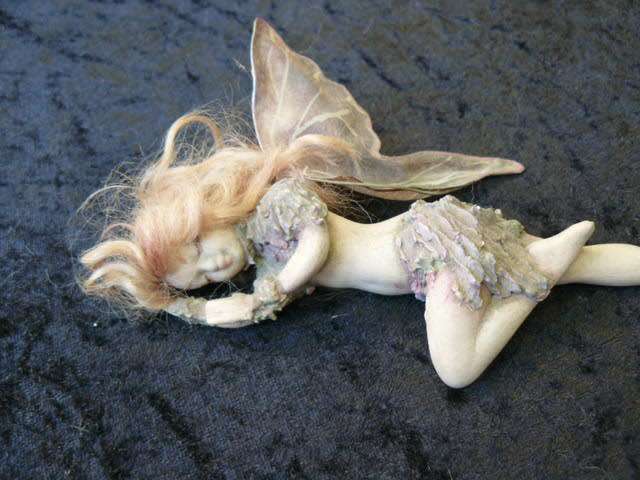 RESIN ANGEL SLEEPING 15 CM NO DAMAGE