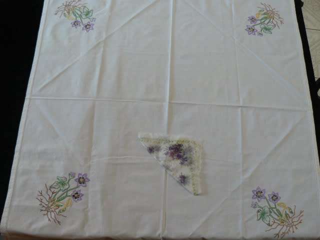 TABLE CLOTH VINTAGE EMBROIDERED COTTON 85 CM X 85 CM