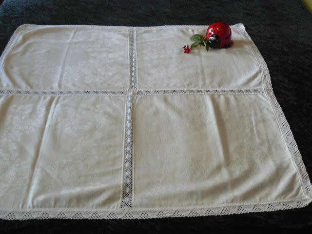 TABLE CLOTH VINTAGE WITH HAND CROCHETER WORK 88 CM X  94 CM