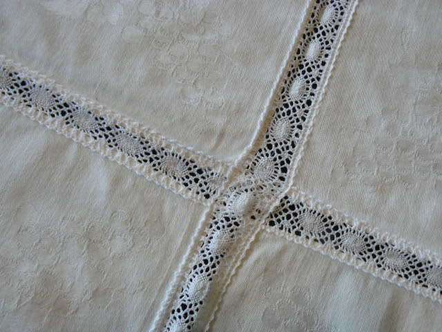 TABLE CLOTH VINTAGE WITH HAND CROCHETER WORK 88 CM X  94 CM